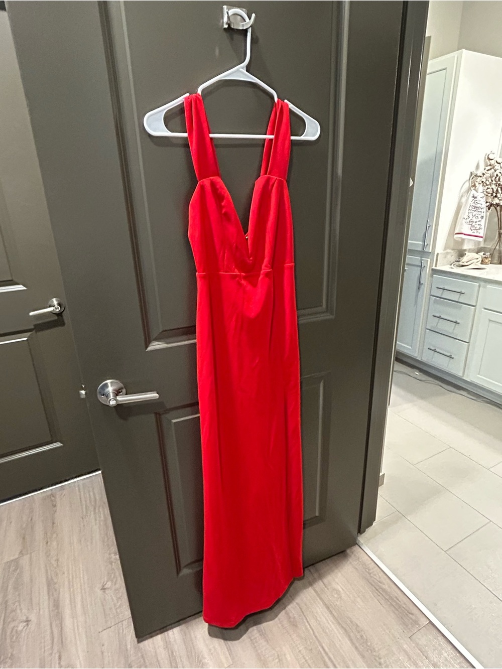 Lulu’s Plunge Neck Evening Gown